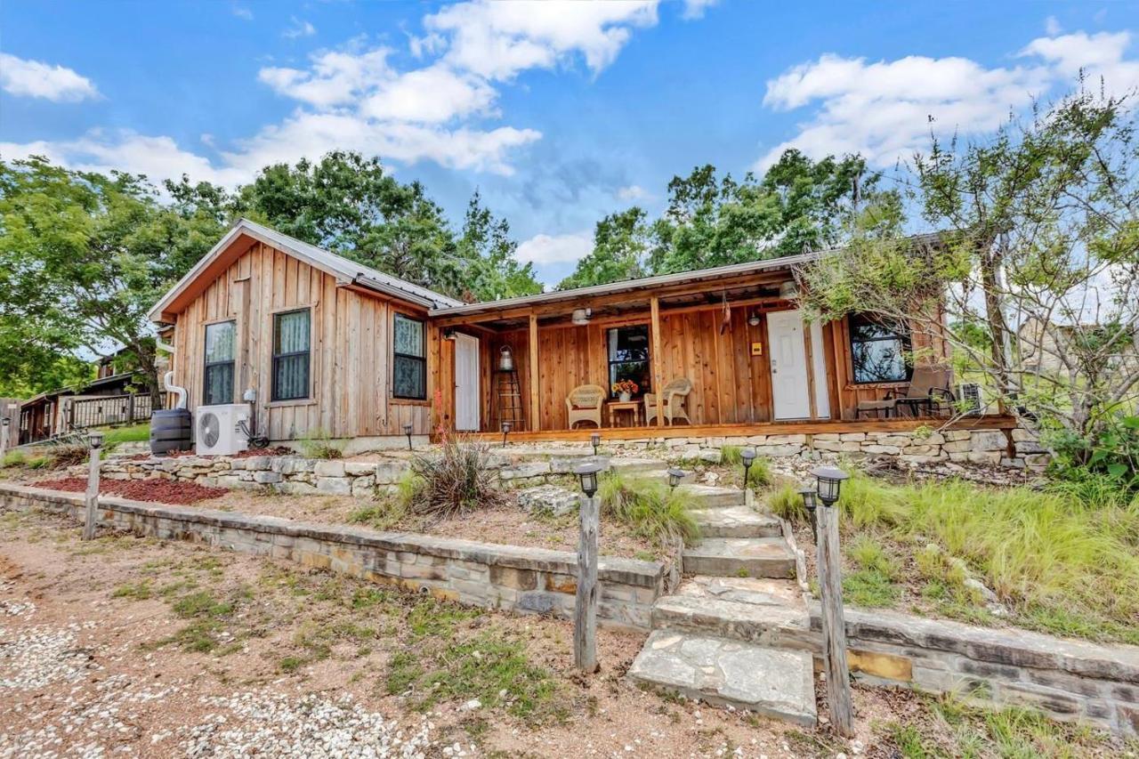 A Barn At The Quarry Bed & Breakfast Fredericksburg Exterior photo